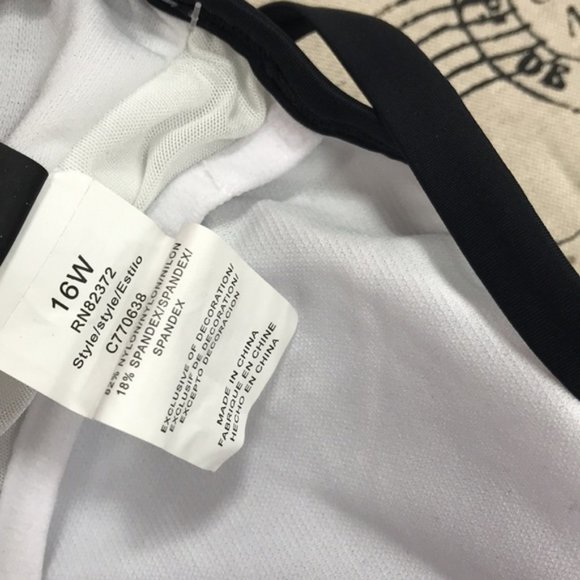 Island Escape Underwire Tankini Swim Top - Picture 10 of 10